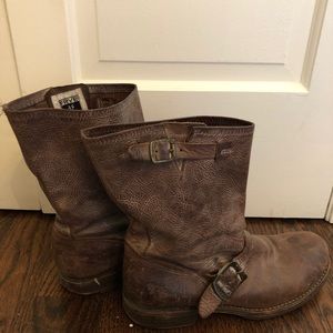 FRYE barely ever worn brown leather boots